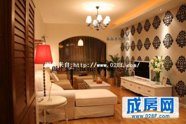 楼盘: 高地 业主: 王小姐 面积: 80平米 (使用面积) 户型: 两室两厅 装修风格:现代田园混搭 装修花费: 6万 设计师: 美家堂装饰刘晶晶 【业主王小姐评语】 我很在乎我的居住环境,我觉得一个好的居住环境能够让我自由自在,释放压力,感受温暖。因此在装修前我就对我的设计师提出我想要的感觉: (1) 我家的户型属于比较紧凑方正的户型,户型布局看似很合理,但是我总想有点改变,和别人家的不要一样; (2) 由于户型较小,我希望能布局合理,不浪费空间。但是又希望能视觉感觉房间很大; (3) 我希望给我特别