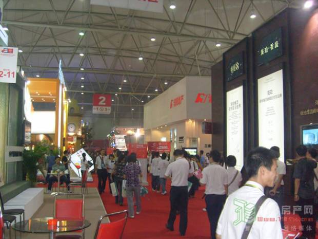 34届房交会现场组图之人潮涌动