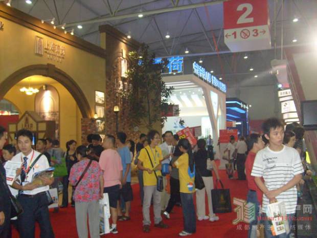 34届房交会现场组图之人潮涌动