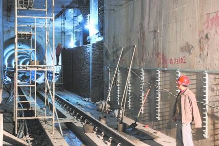 成都地铁1号线今天接上最后一根轨 图 