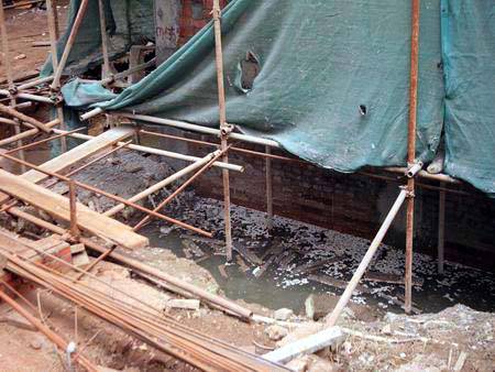 成都惊现 楼泡泡  业主担心再蹈垮楼覆辙 图 