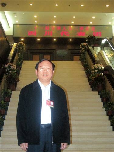 反对房产暴利 房价再下降空间有限 图 ,资讯网址:www.028f.com/nei/news7_24225.html 反对房产暴利 房价再下降空间有限 图