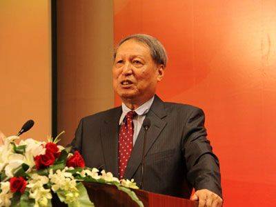 成思危称信贷推楼价上涨 是否有泡沫尚难判断