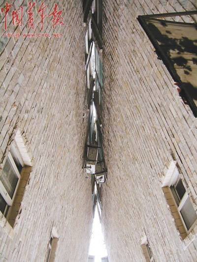 成都 楼歪歪 扑朔迷离 首份安全报告遭到质疑