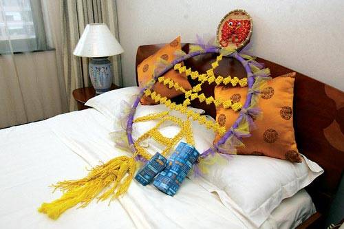 山城粉丝礼物赠超女 超女豪华套房大揭秘