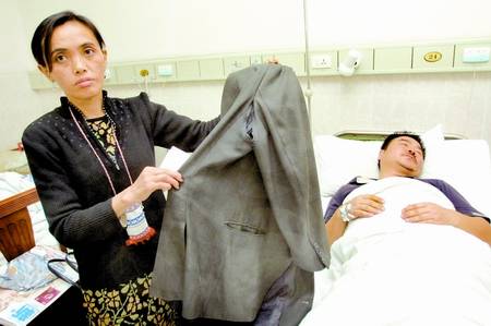 交钱排号买房反挨打 售楼部称购房者是闹事