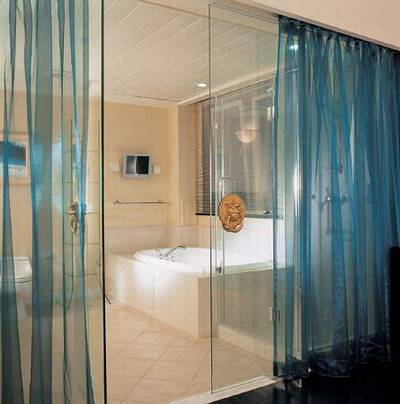 透明前卫的玻璃卫浴 带来心中阵阵凉爽