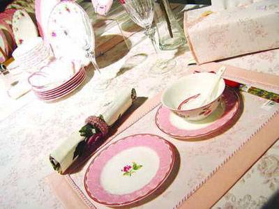 完美的居家生活 在餐桌上上演的美丽话剧