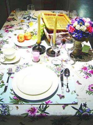 完美的居家生活 在餐桌上上演的美丽话剧