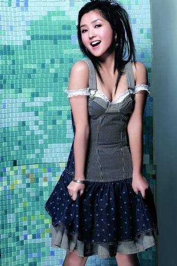 传闻何洁买别墅一千多万一次性付清