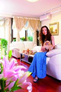 演员岳秀清 秀丽清雅饰我家 精美居家