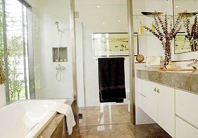 白色调展现低调的华丽家居与时尚氛围