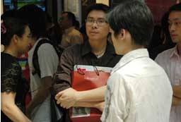 80后 频频出镜成都春交会,资讯网址:www.028f.com/nei/news19_13110.html 80后 频频出镜成都春交会