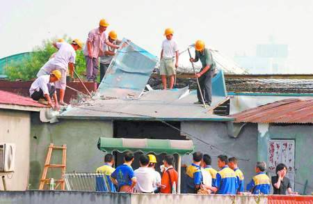 成都高新区特警拿下