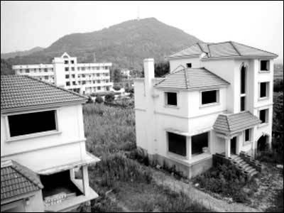 四川阆中市造别墅办公楼 负责人称为节约成本 图