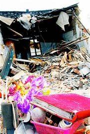 成都一拆迁办野蛮拆迁 乱打乱砸后推垮房子 