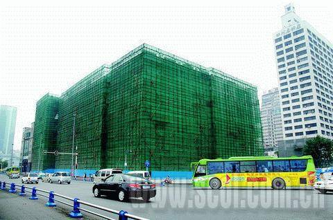 成都百货大楼开拆 原址将重建综合性商业大楼,资讯网址:www.028f.com/nei/news7_20212.html 成都百货大楼开拆 原址将重建综合性商业大楼