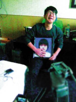 车祸门 发酵 李刚父子被曝有多套房产,资讯网址:www.028f.com/nei/news18_42069.html 车祸门 发酵 李刚父子被曝有多套房产