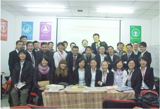 满堂红新人培训  团队各展风采