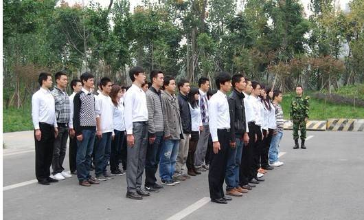 满堂红 弘扬军训精神 打造振南文化