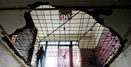 成都一新房楼板混凝土层缩水 跺脚都要晃 图 