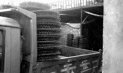 兰州家具市场 黑作坊遍地 贴牌家具暴利惊人