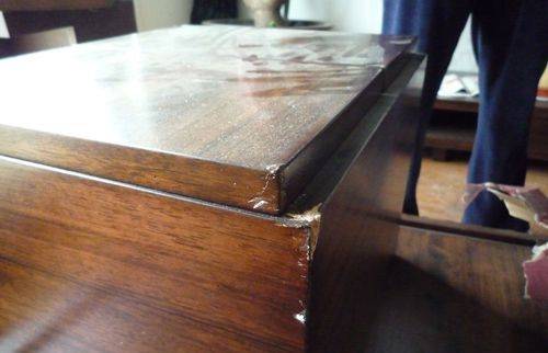 居然之家购楷模实木家具 竟是纸壳做的 馅 