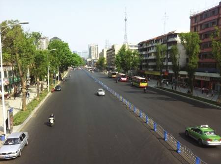 提前20天 蜀都大道西段全线通车,资讯网址:www.028f.com/nei/news7_67147.html 提前20天 蜀都大道西段全线通车