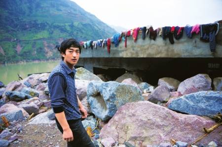 雅西高速汉源至石棉段 白天通行晚间限行