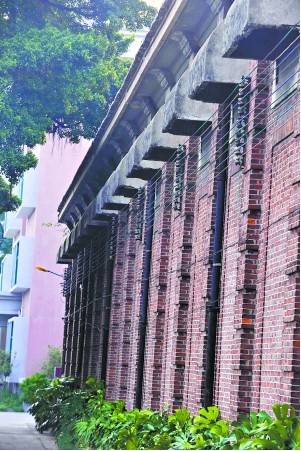 百年 楼坚强 矗立珠江边