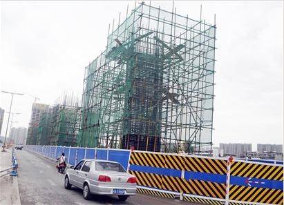 二环路桥墩还有 M 形 卧F 形等20多种