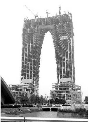  东方之门 造型遭吐槽 苏州 秋裤 火了