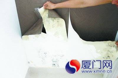 新房住半年卧室墙壁 浸水  衣柜漆面 随手撕 