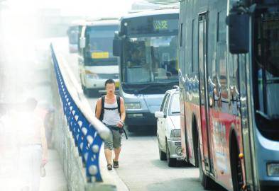 北二环封路 多路口分流 首个早高峰大考通过