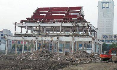 绍兴千年古刹大殿一夜拆成骨架 开发商称是整修 图 