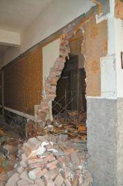 楼下装修要挖墙 楼上很担心 这是承重墙