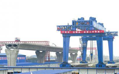 成都地铁空中跑 2号线东延线首架高架