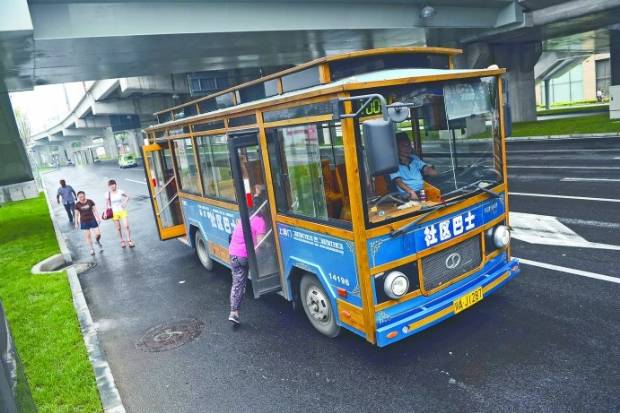 免费社区巴士开行首日乘客建议 可否离小区更近点 