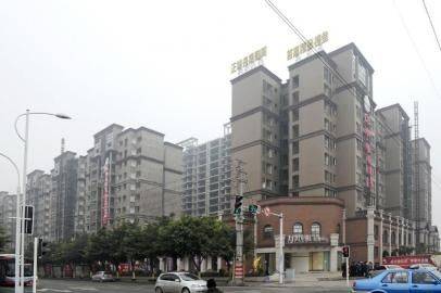 青白江一楼盘已停工7个多月 留下了6幢烂尾楼,资讯网址:www.028f.com/nei/news7_101348.html 青白江一楼盘已停工7个多月 留下了6幢烂尾楼