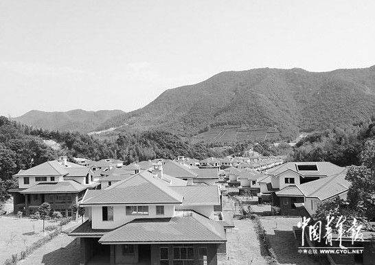 浙江奉化黄贤村 八年建了两百套 小产权 别墅