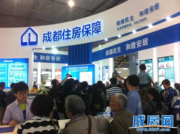 今年全市新开工建设各类保障性住房和改造棚户区3 3万套 户 