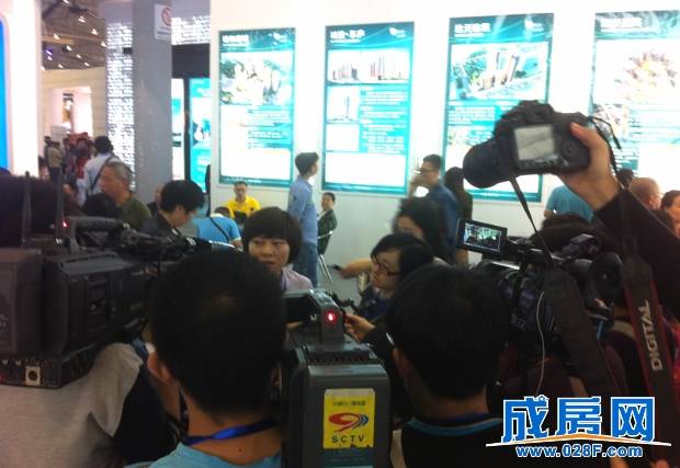 媒体聚焦保障性住房 住房公积金展位